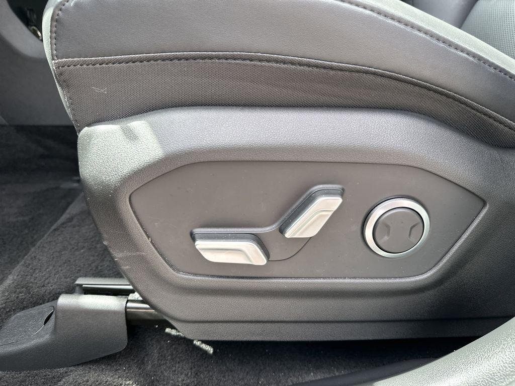New 2026 Shimmering Silver Pearl Hyundai SEL FWD image 10