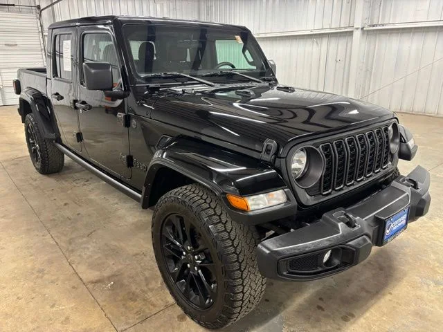 2024 Jeep Gladiator Nighthawk Auto's photo