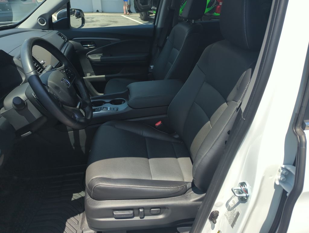 Used 2025  Honda RTL image 11