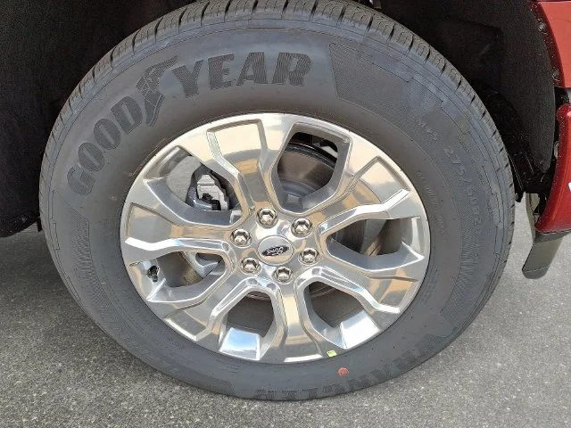 New 2026 Ruby Red Metallic Tinted Clearcoat Ford Platinum image 4