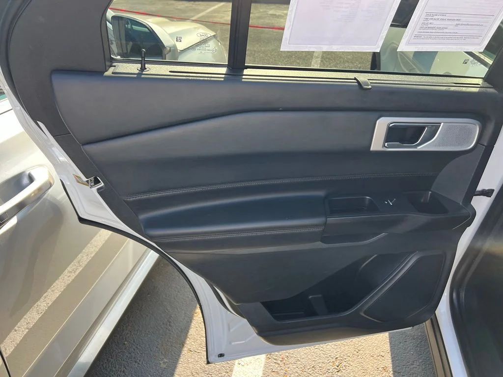Used 2020 Star White Ford Platinum image 14