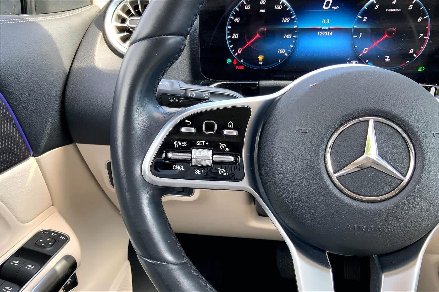 Used 2022 Polar White Mercedes-Benz GLA 250 image 24