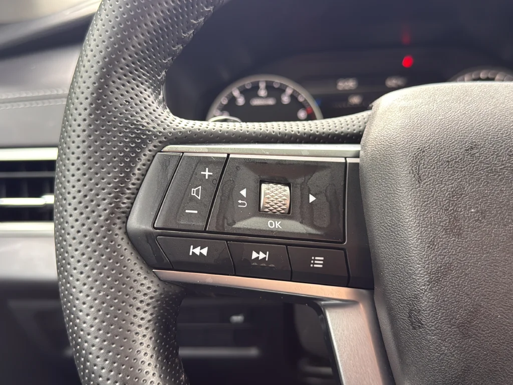 Used 2024 Blue Mitsubishi SE image 37