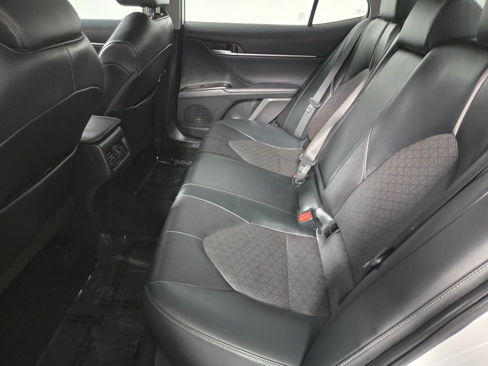 Used 2022 Pearl Toyota XSE image 5
