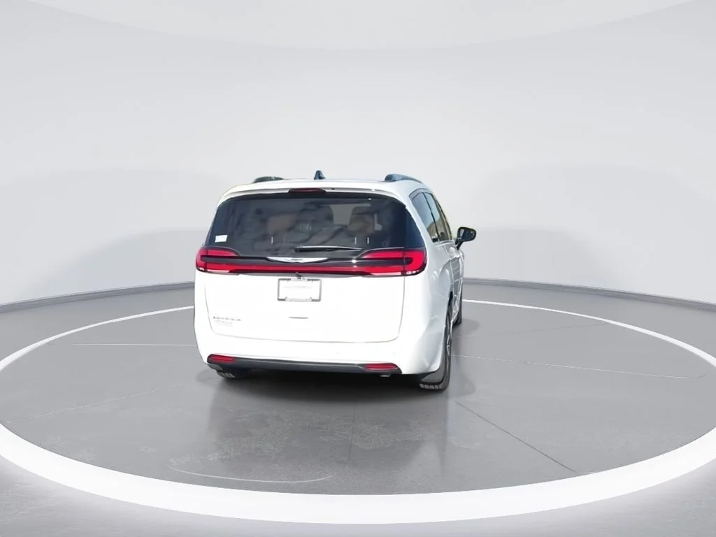 2026 Chrysler Pacifica Pinnacle - Photo 7