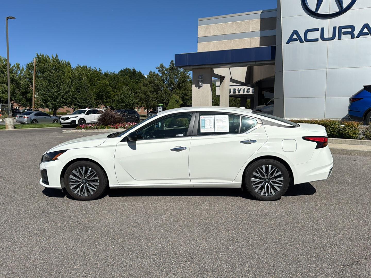 2025 Nissan Altima SV - Photo 8