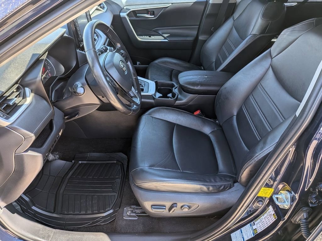 Used 2020 Blue Toyota XLE Premium image 16