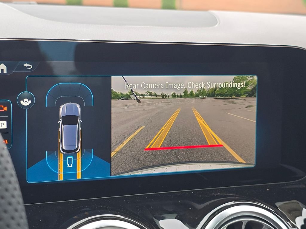 New 2026 MANUFAKTUR Alpine Grey Mercedes-Benz GLA 35 AMG® image 31