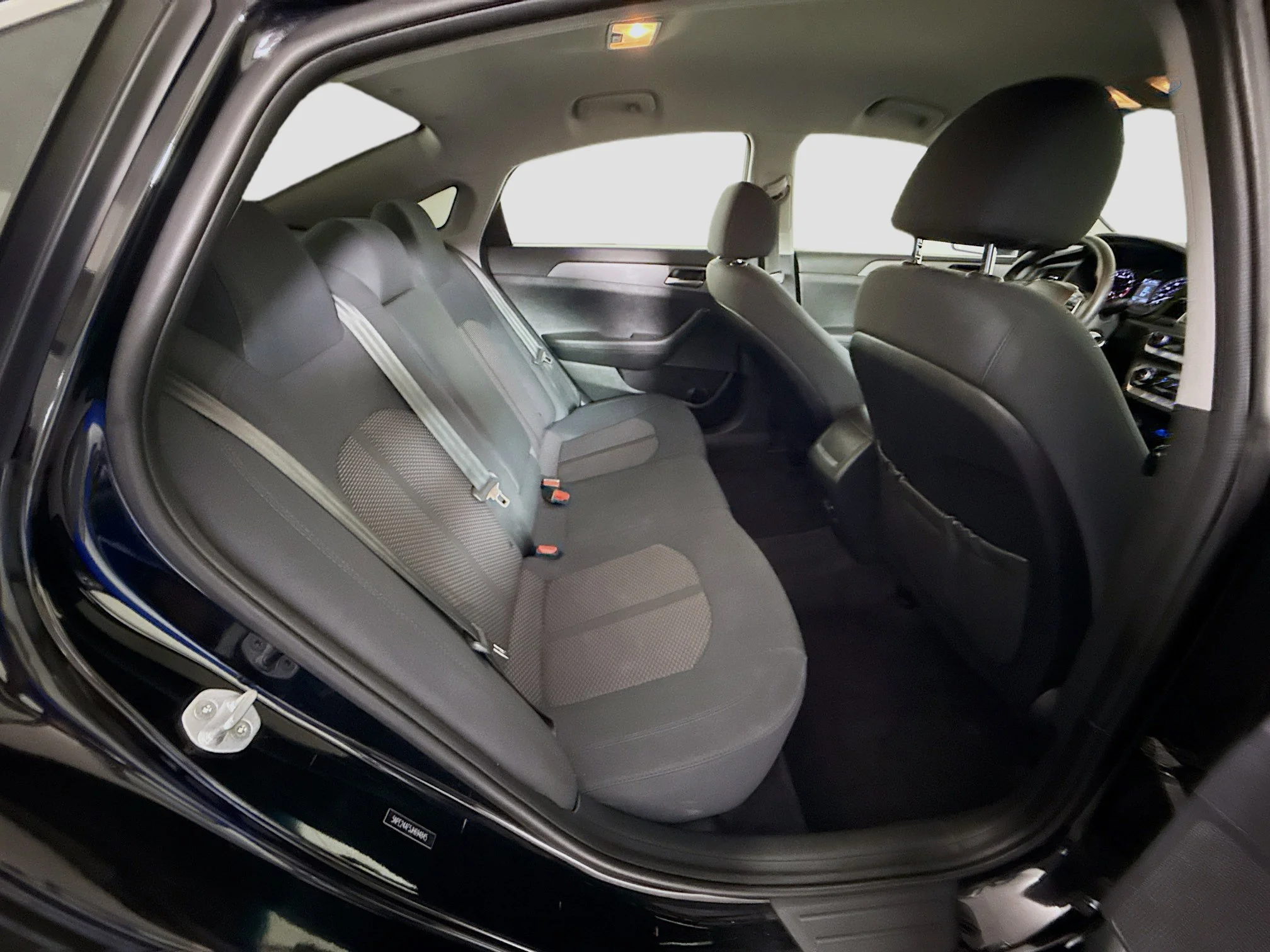 Used 2018 Phantom Black Hyundai SE image 22