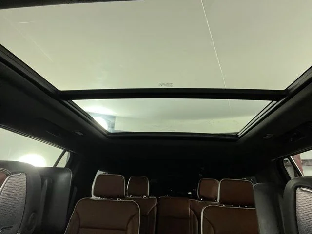 Used 2023 White GMC Denali Ultimate image 37