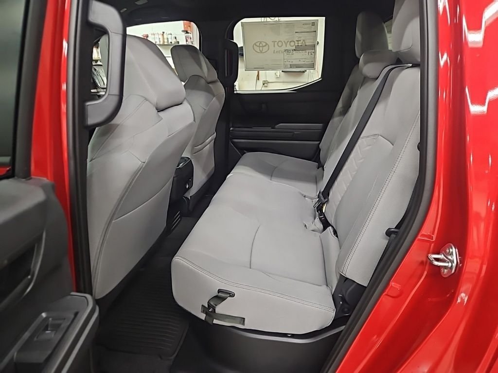 2025 Toyota Tacoma SR5 - Photo 32