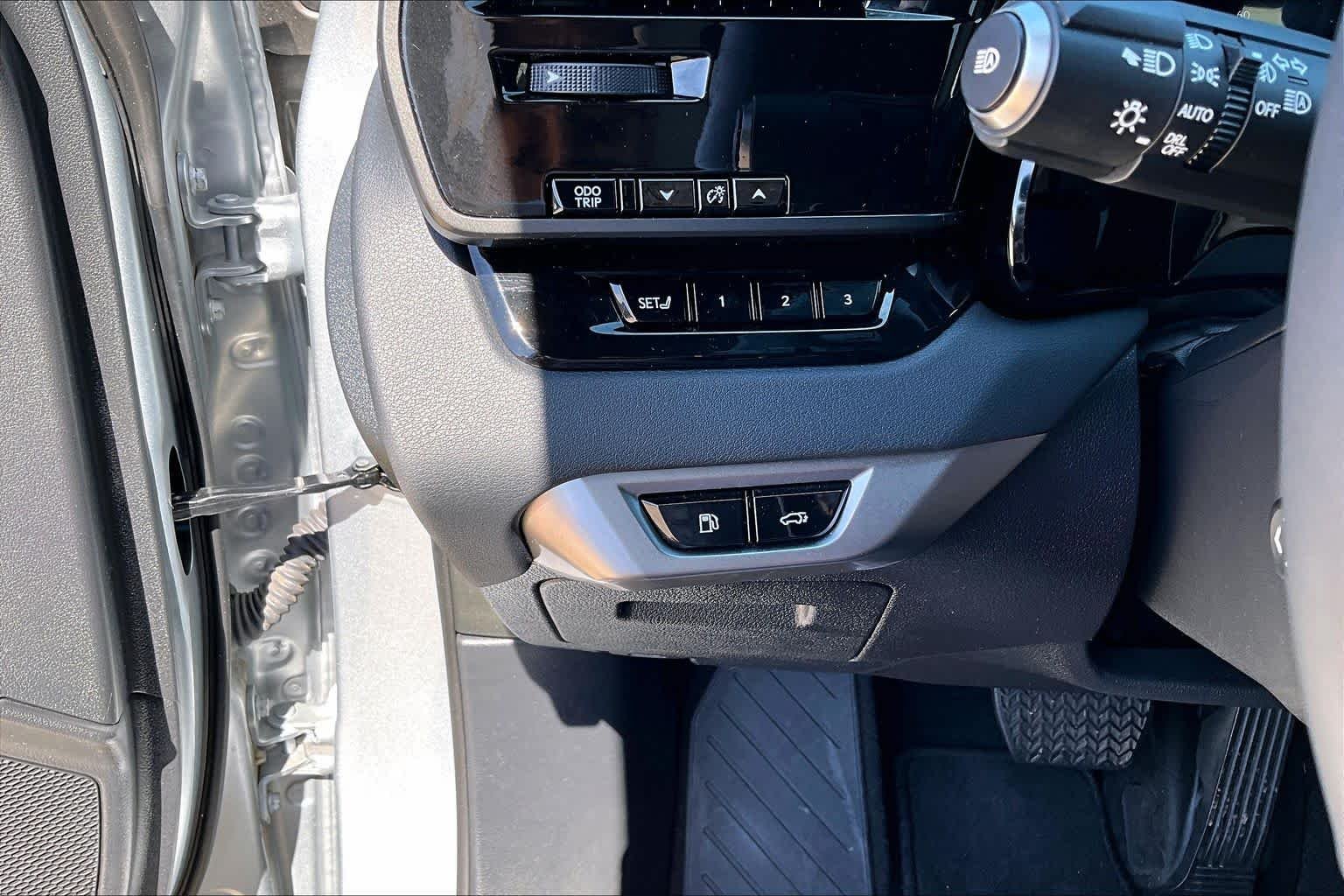 2025 Lexus RX 350 - Photo 64