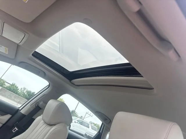 Used 2018 White Honda Touring 2.0T image 6