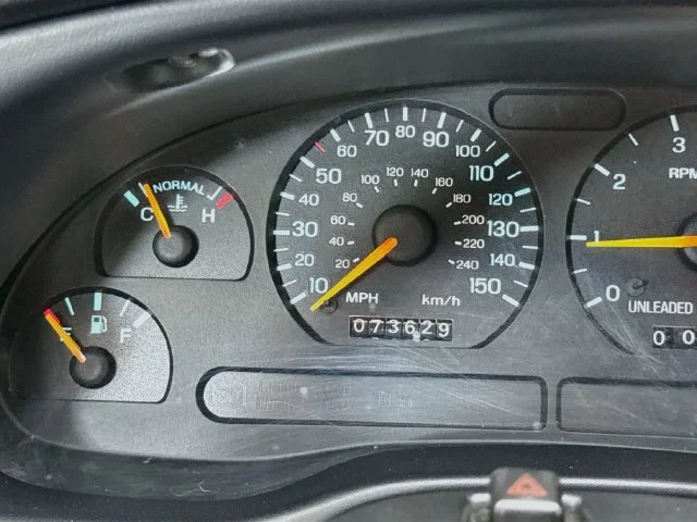 Used 1995 Yellow Ford  image 12