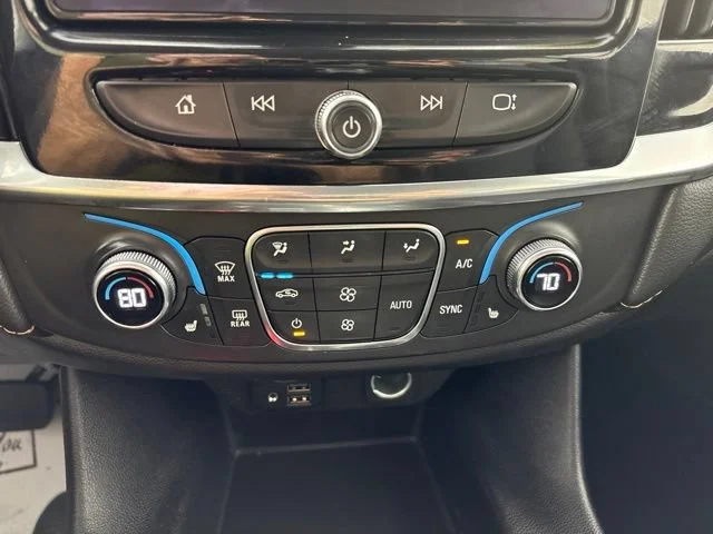 Used 2020 SILVER ICE METALLIC Chevrolet LT Leather image 10