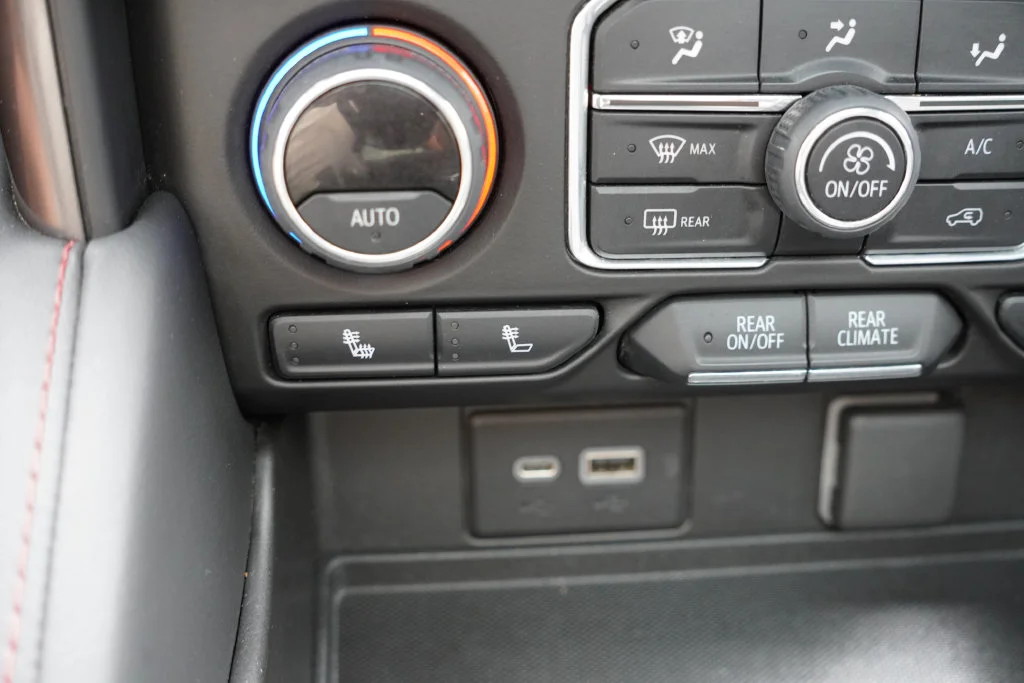 Used 2022 Summit White Chevrolet RST image 32