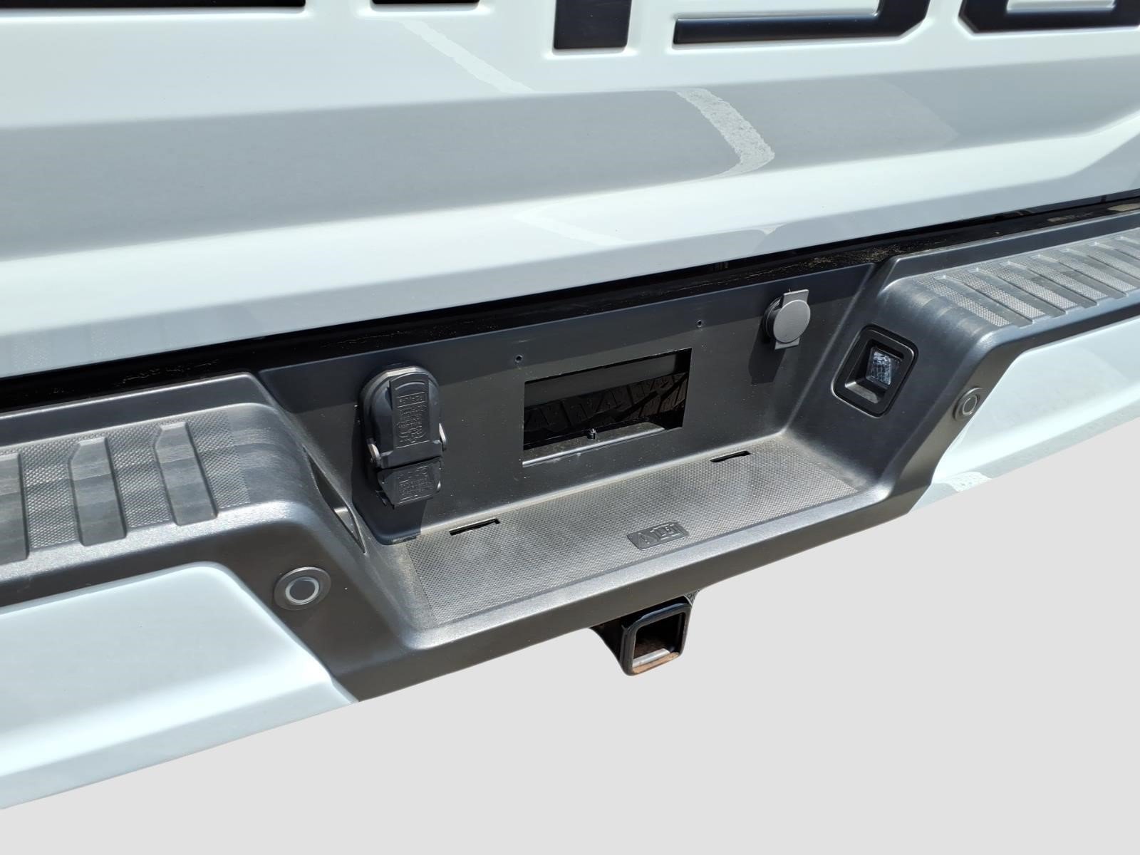 Used 2023 Avalanche Ford XLT image 15