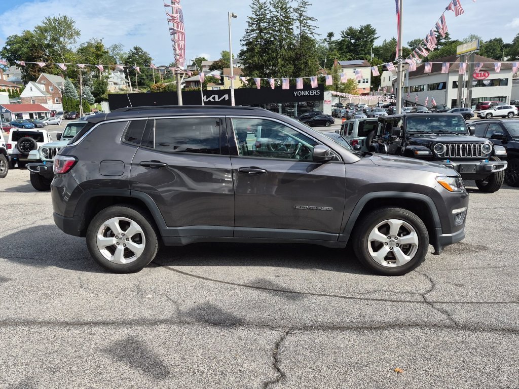 Used 2019 Gray Jeep Latitude image 4