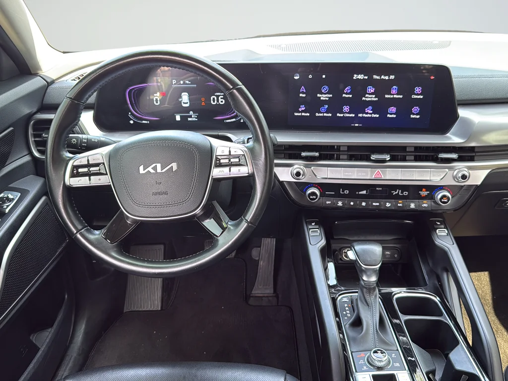 Certified Used 2025 Green Kia S image 11