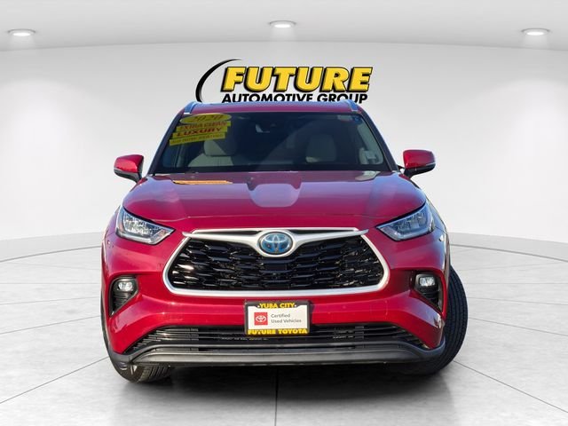 Used 2020 Red Toyota XLE image 2