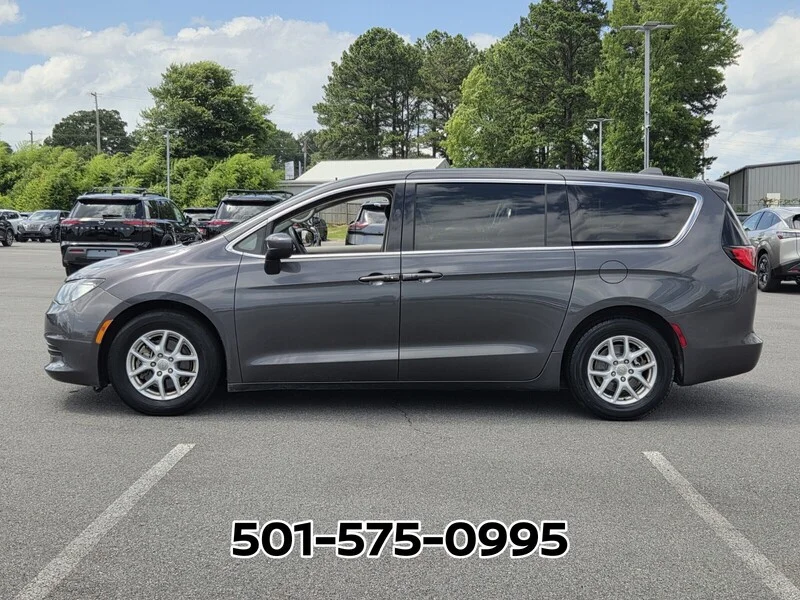 Used 2017 Crystal Metallic CHRYSLER TOURING FWD image 2