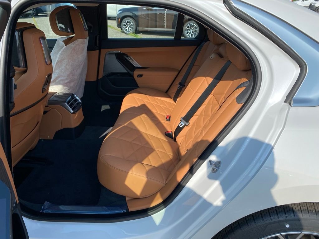 New 2027 Mineral White Metallic BMW 740i xDrive image 8