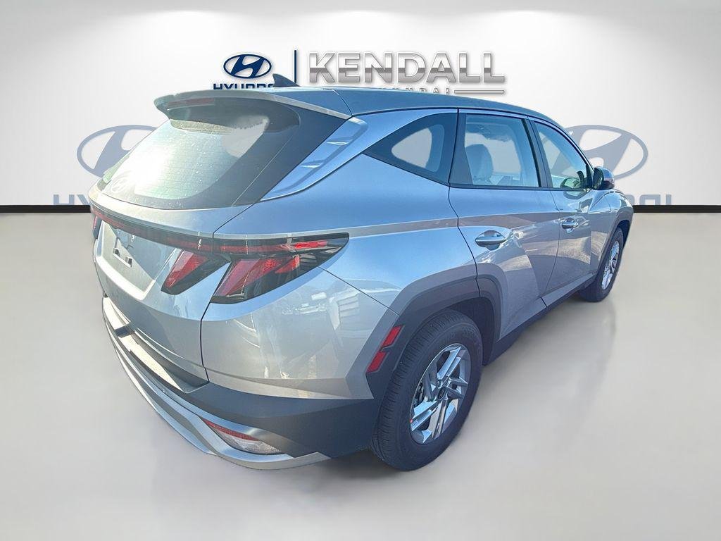 New 2026 Shimmering Silver Hyundai SE FWD image 6