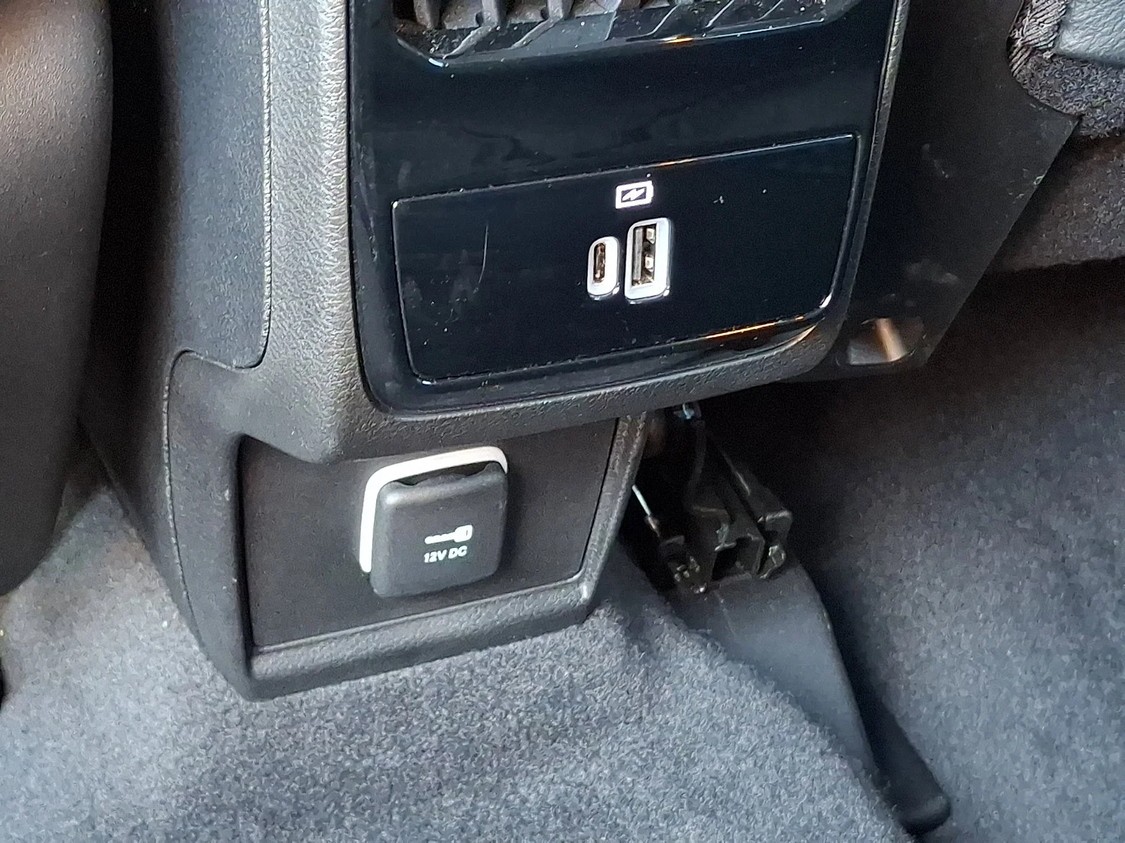 Used 2023 Laser Blue Pearlcoat Jeep Limited image 10