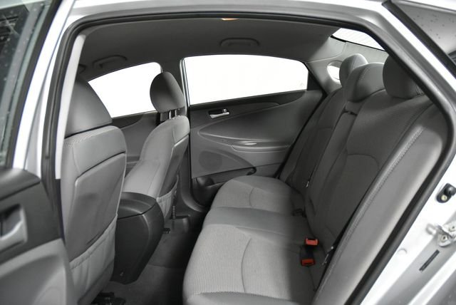 Used 2011 Silver Hyundai GLS image 20