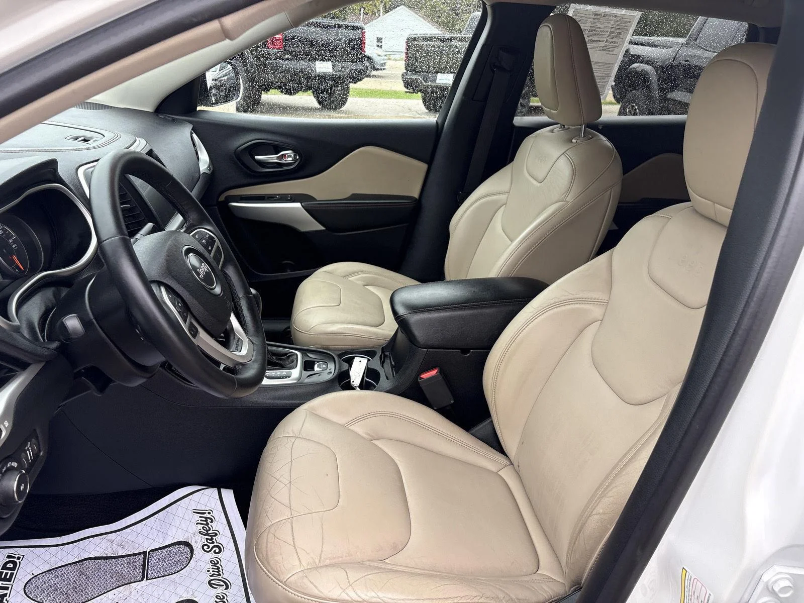 Used 2017 Bright White Clearcoat Jeep Limited image 9