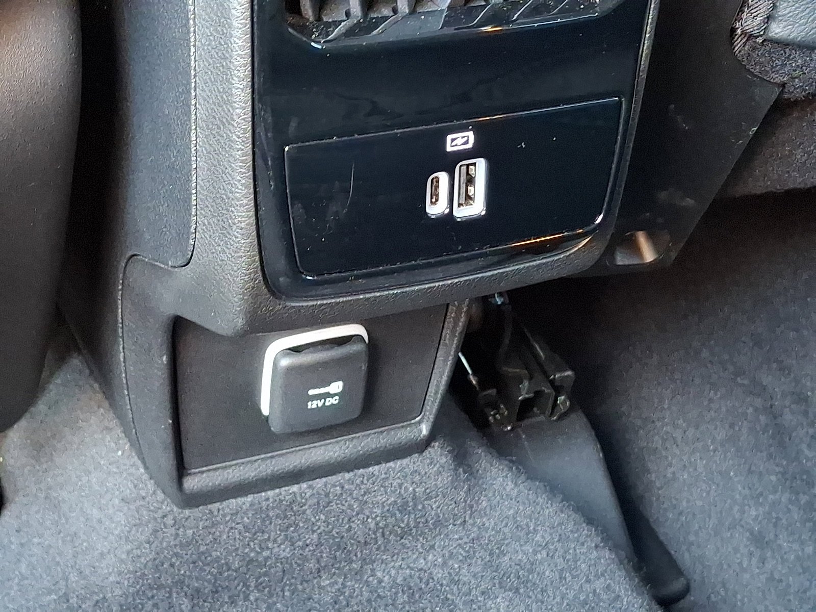 Used 2023 Laser Blue Pearlcoat Jeep Limited image 10