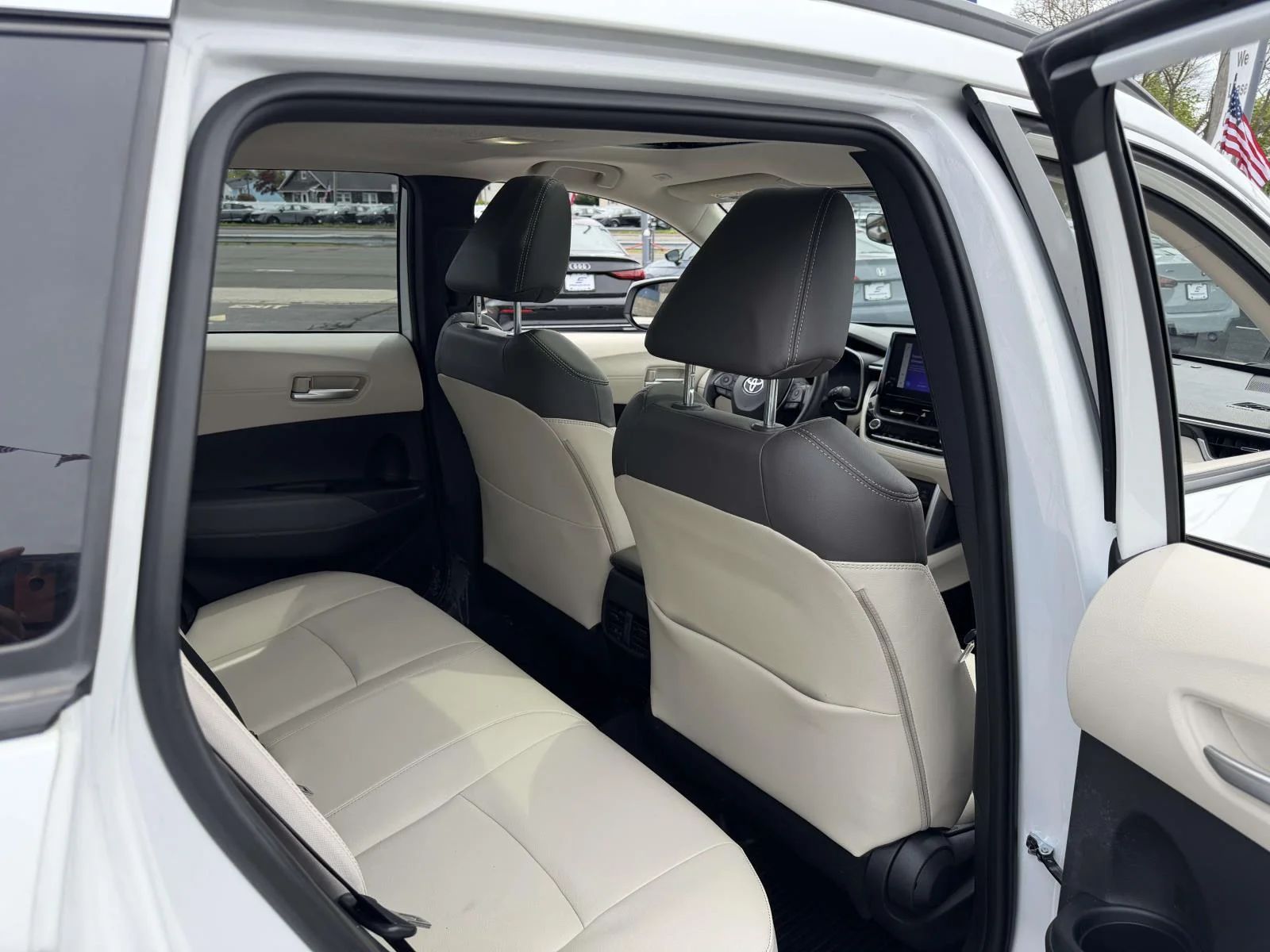 2023 Toyota Corolla Cross XLE - Photo 15