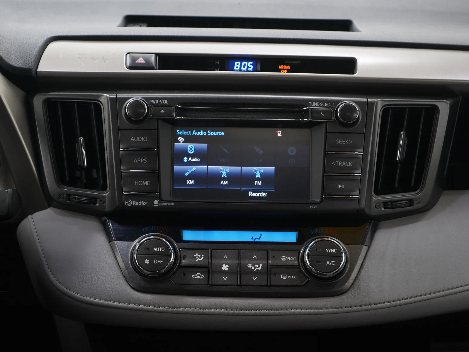 Used 2015  Toyota XLE image 15