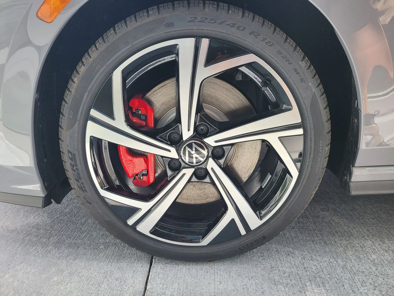 New 2026 Moonstone Gray Volkswagen 2.0T SE image 9
