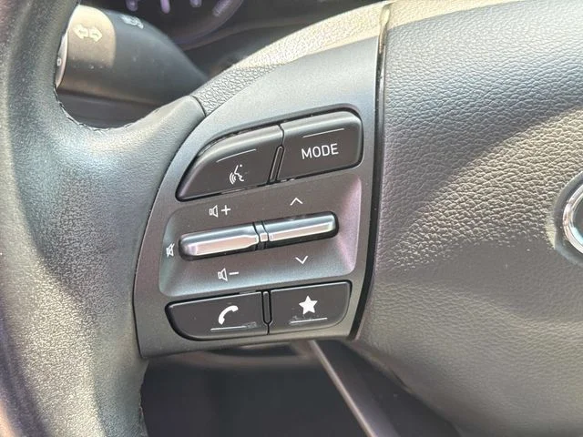 Used 2022 Silver Hyundai SEL image 30
