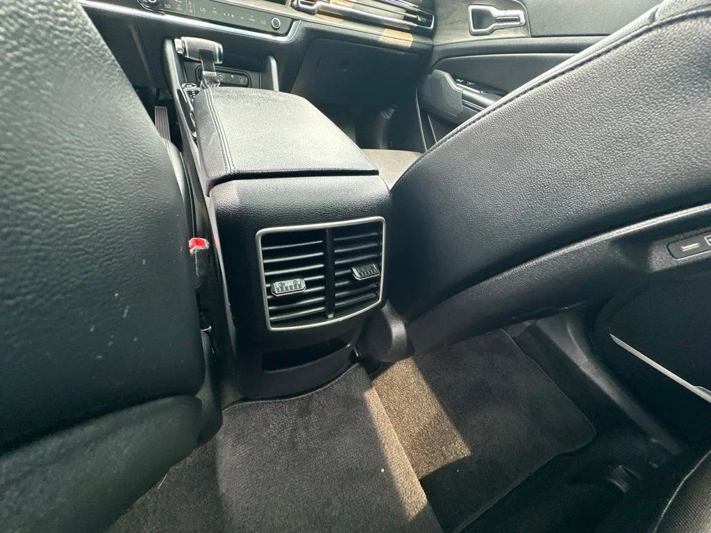 Used 2023 Black Kia X-Line image 27