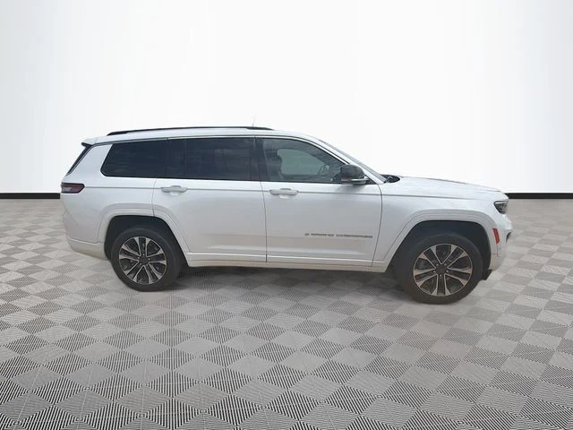 Used 2023 White Jeep Overland image 8