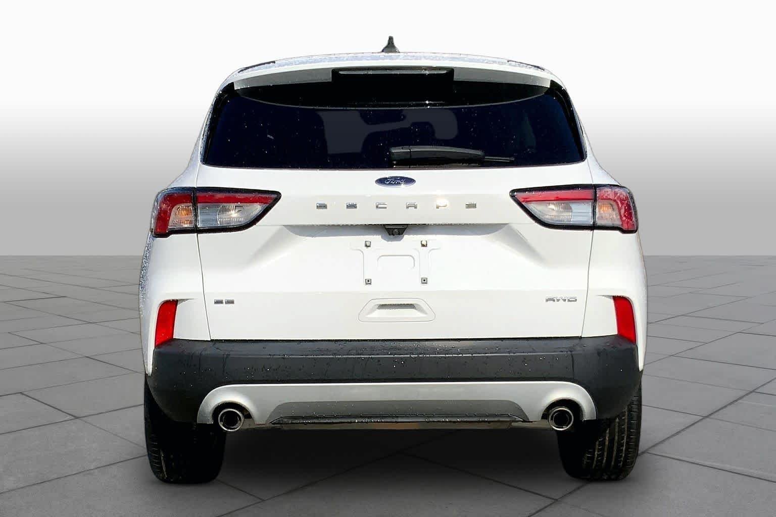 Certified Used 2021 Oxford White Ford SE image 5