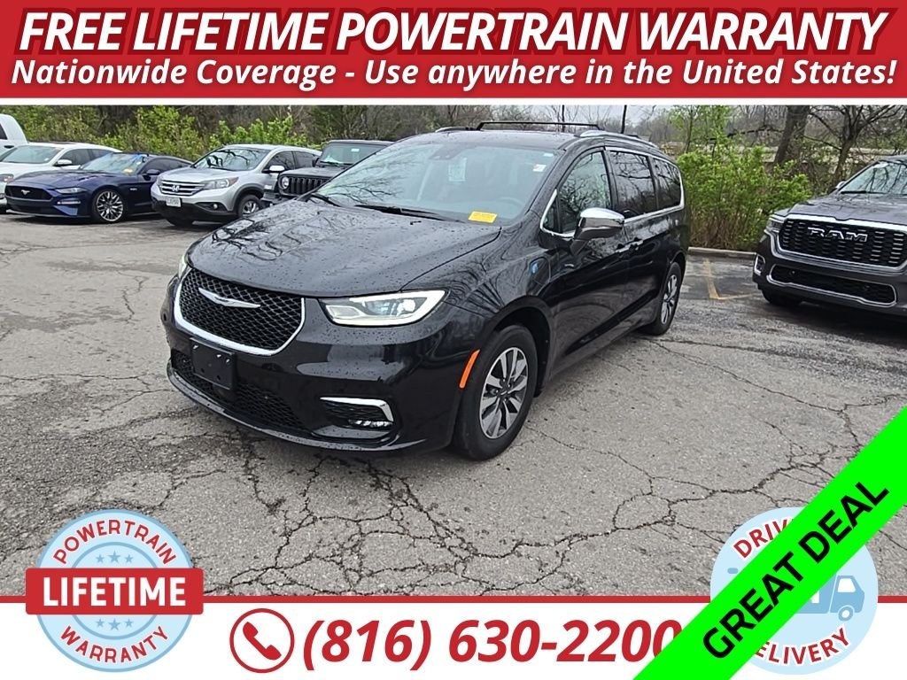 2021 Chrysler Pacifica Hybrid Touring L Hybrid's photo