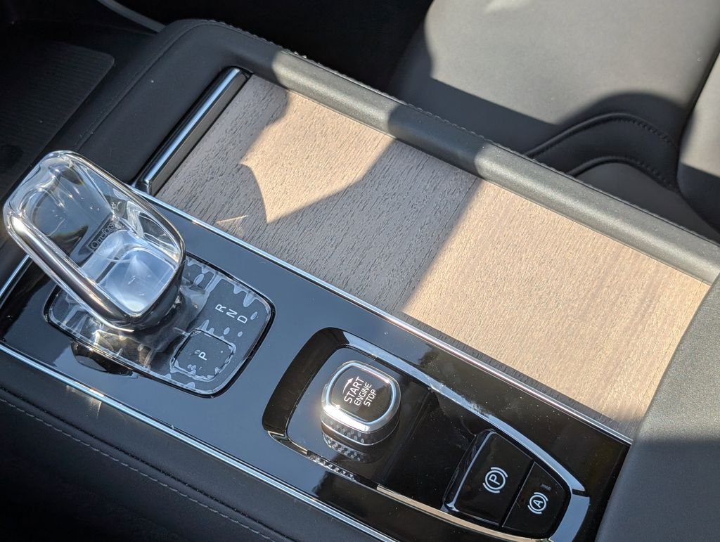 2026 Volvo XC90 Plus - Photo 22