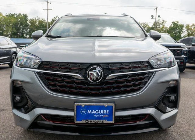Used 2023 Gray Buick Select image 3