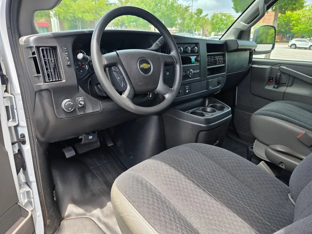 Used 2025 Summit White Chevrolet WT image 11