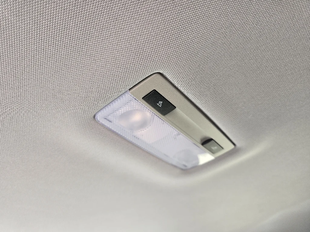 Used 2022 Summit White Chevrolet LT image 31