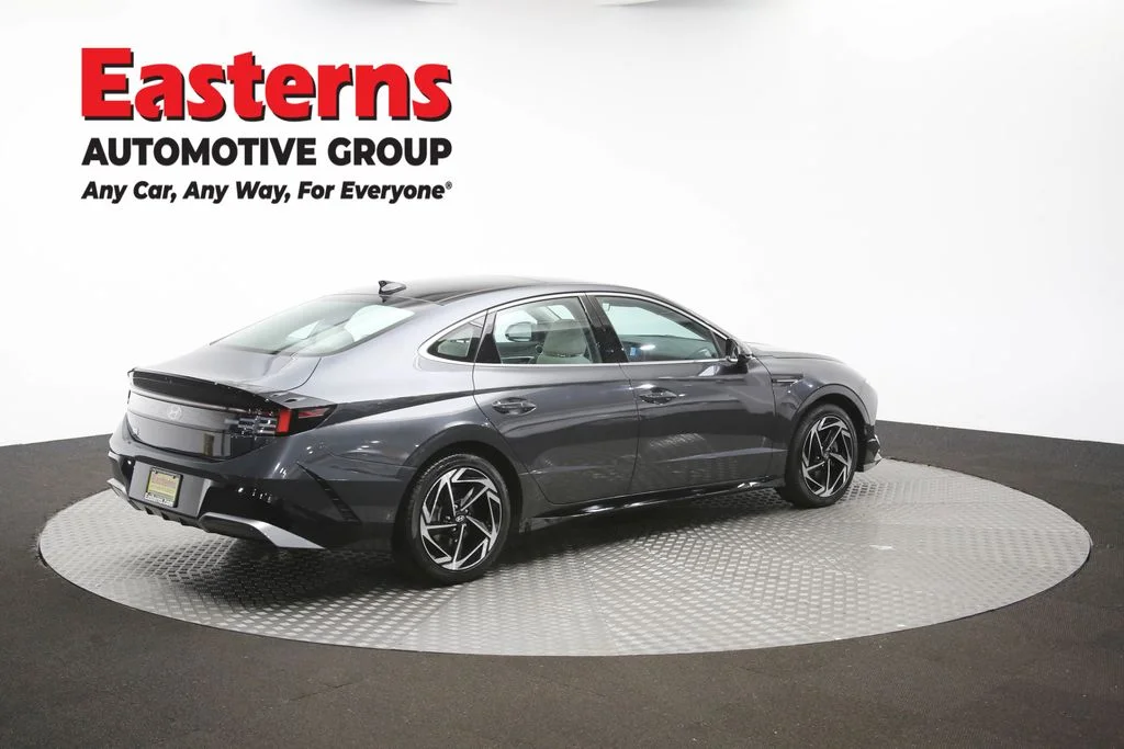 Used 2024 Gray Hyundai SEL image 43