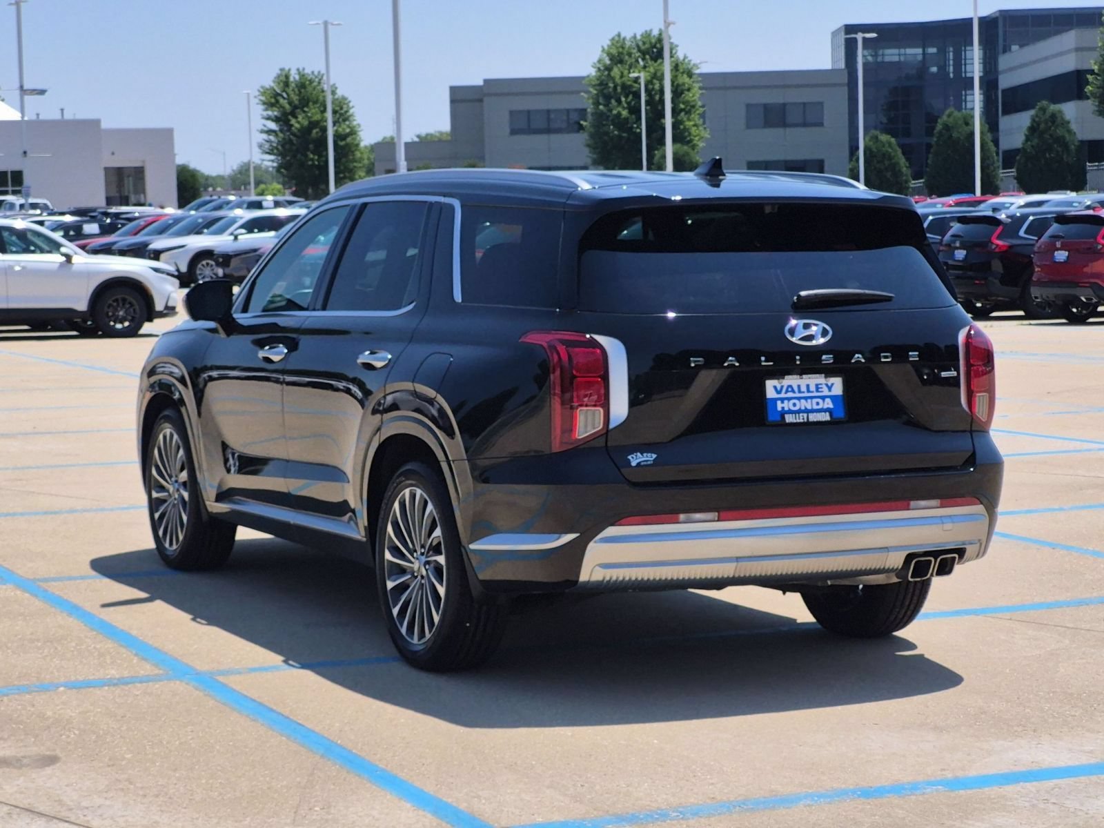 Used 2024 Abyss Black Pearl Hyundai Calligraphy image 8