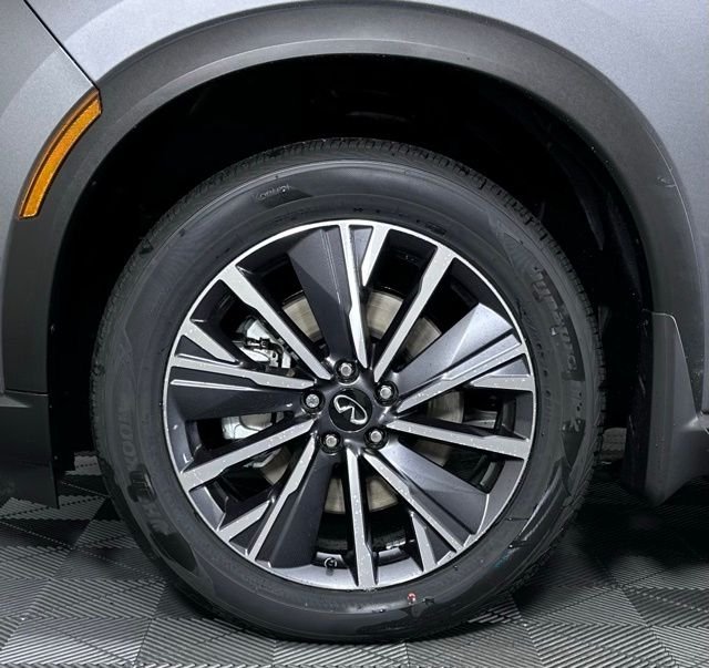 Certified Used 2026 Gray INFINITI LUXE image 12
