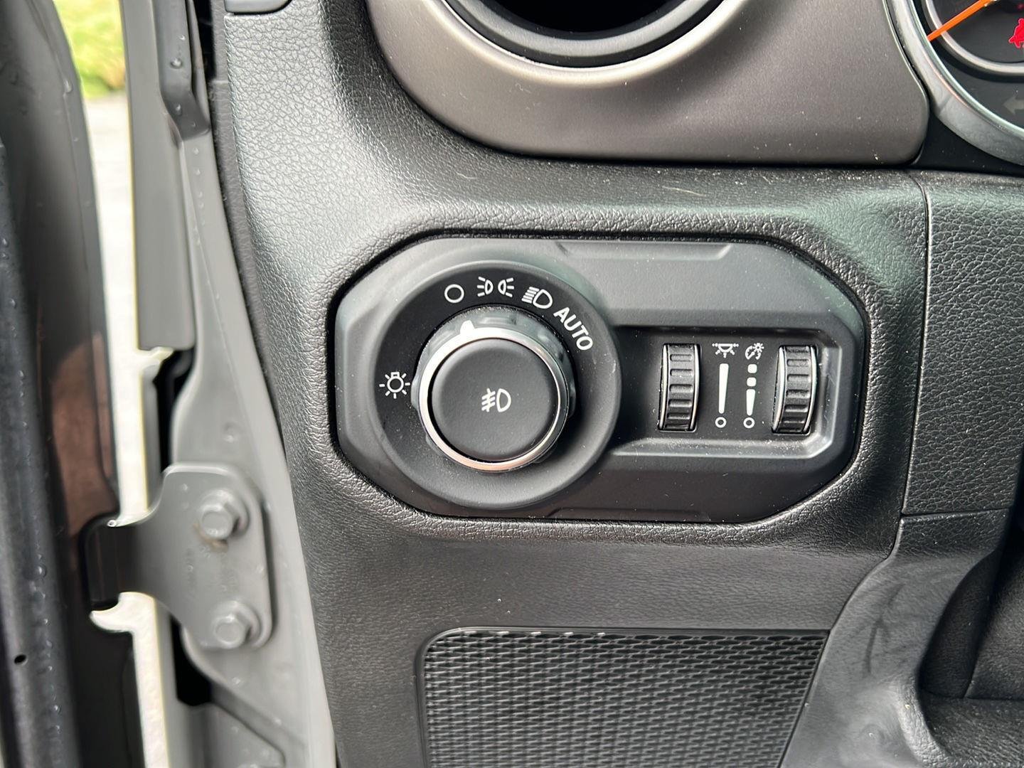 Used 2020 Sting-Gray Clearcoat Jeep Willys image 5