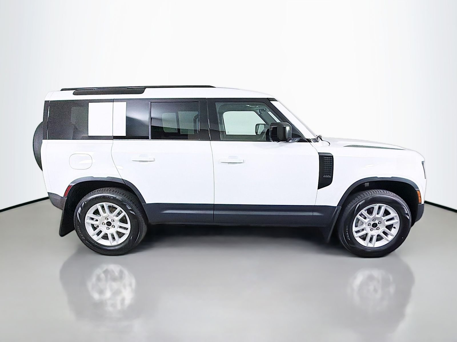 New 2026 Fuji White Land Rover S image 6