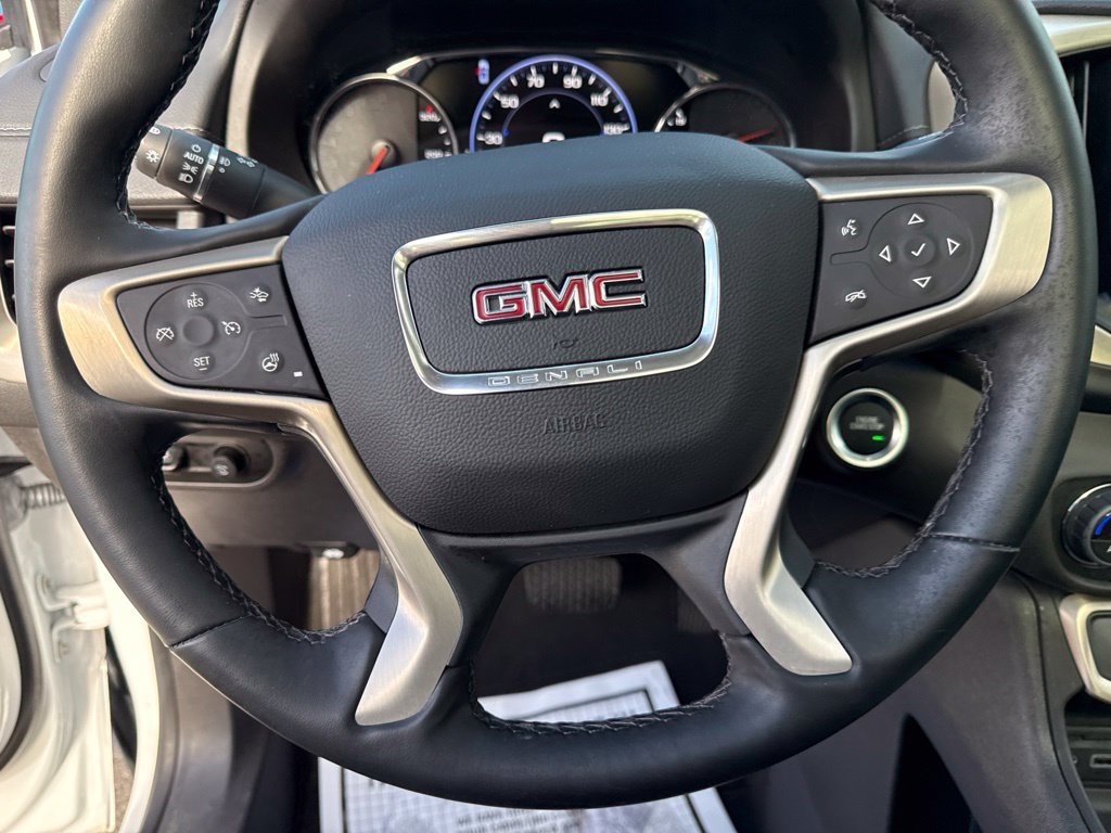 Used 2024 White GMC Denali image 27