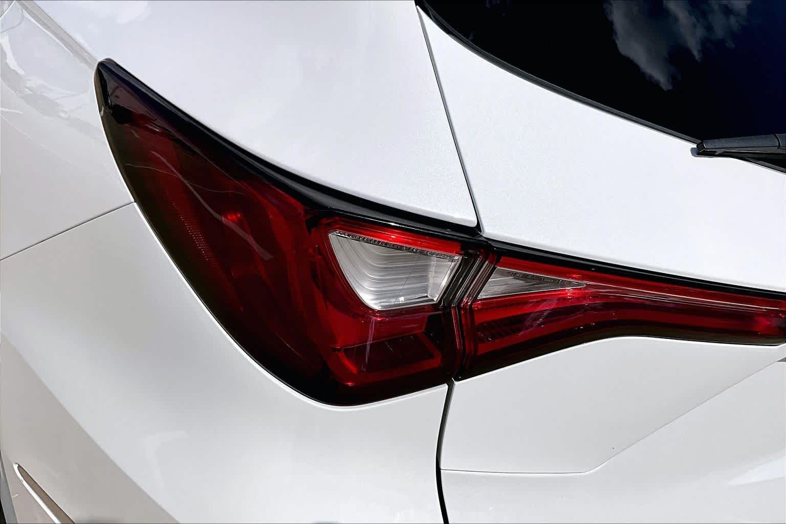 Used 2024 Platinum White Pearl Acura w/Technology Package image 29